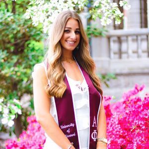 Meet your Posher, Alexis